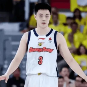 开云-广东G2险胜北京！张皓嘉绝杀，奎因+小胡轰62分，北京全民皆兵！
